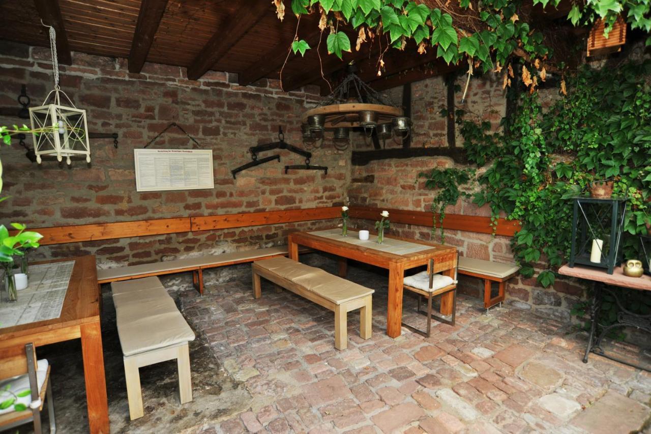 Gasthaus Zur Krone Großheubach Exteriör bild